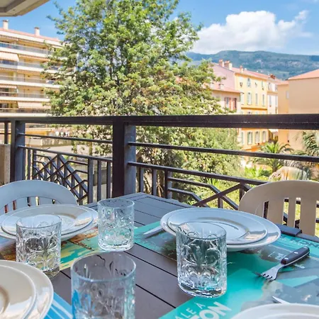 Appartement Splendide 2 Pièces Vue Jardin, Calme, Plein Centre *