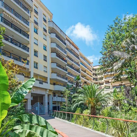 Splendide 2 Pieces Vue Jardin, Calme, Plein Centre