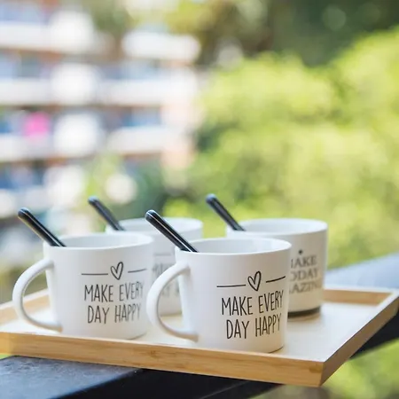 Apartman Splendide 2 Pieces Vue Jardin, Calme, Plein Centre *