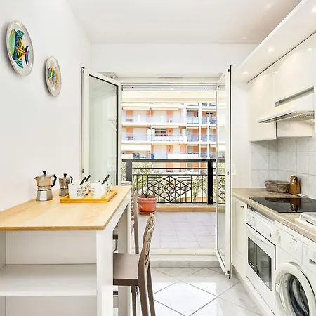 Splendide 2 Pieces Vue Jardin, Calme, Plein Centre * Menton