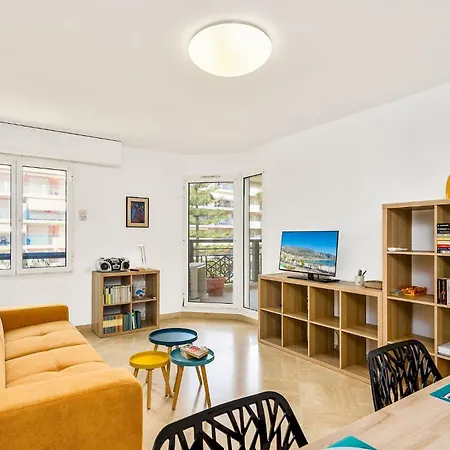 Apartman Splendide 2 Pieces Vue Jardin, Calme, Plein Centre