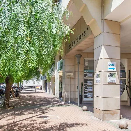 Apartman Splendide 2 Pieces Vue Jardin, Calme, Plein Centre *