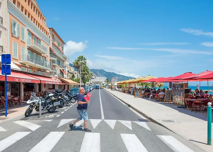 Splendide 2 Pieces Vue Jardin, Calme, Plein Centre Apartment