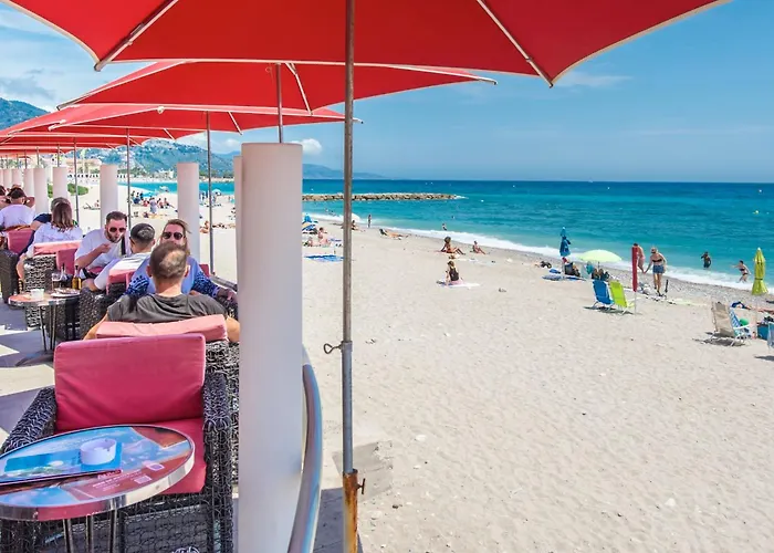 Διαμέρισμα Splendide 2 Pieces Vue Jardin, Calme, Plein Centre *